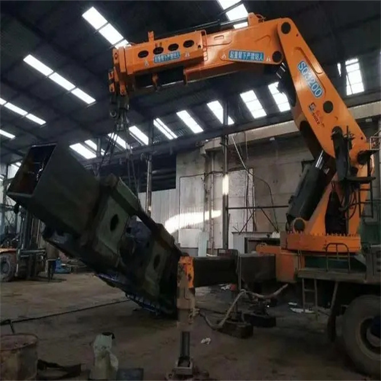 石家庄130吨折臂吊车出租吊机租赁附近电话