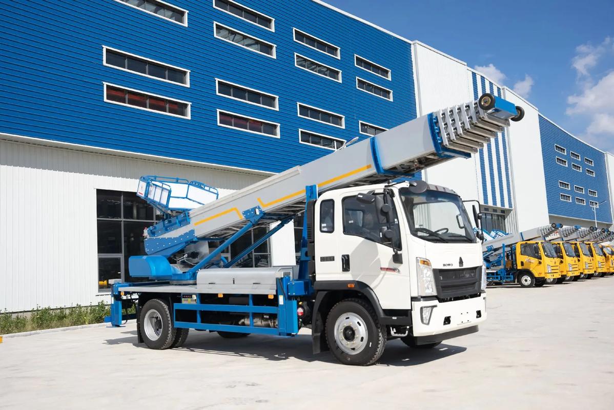 石家庄出租云梯车高空作业车 建筑垃圾搬运